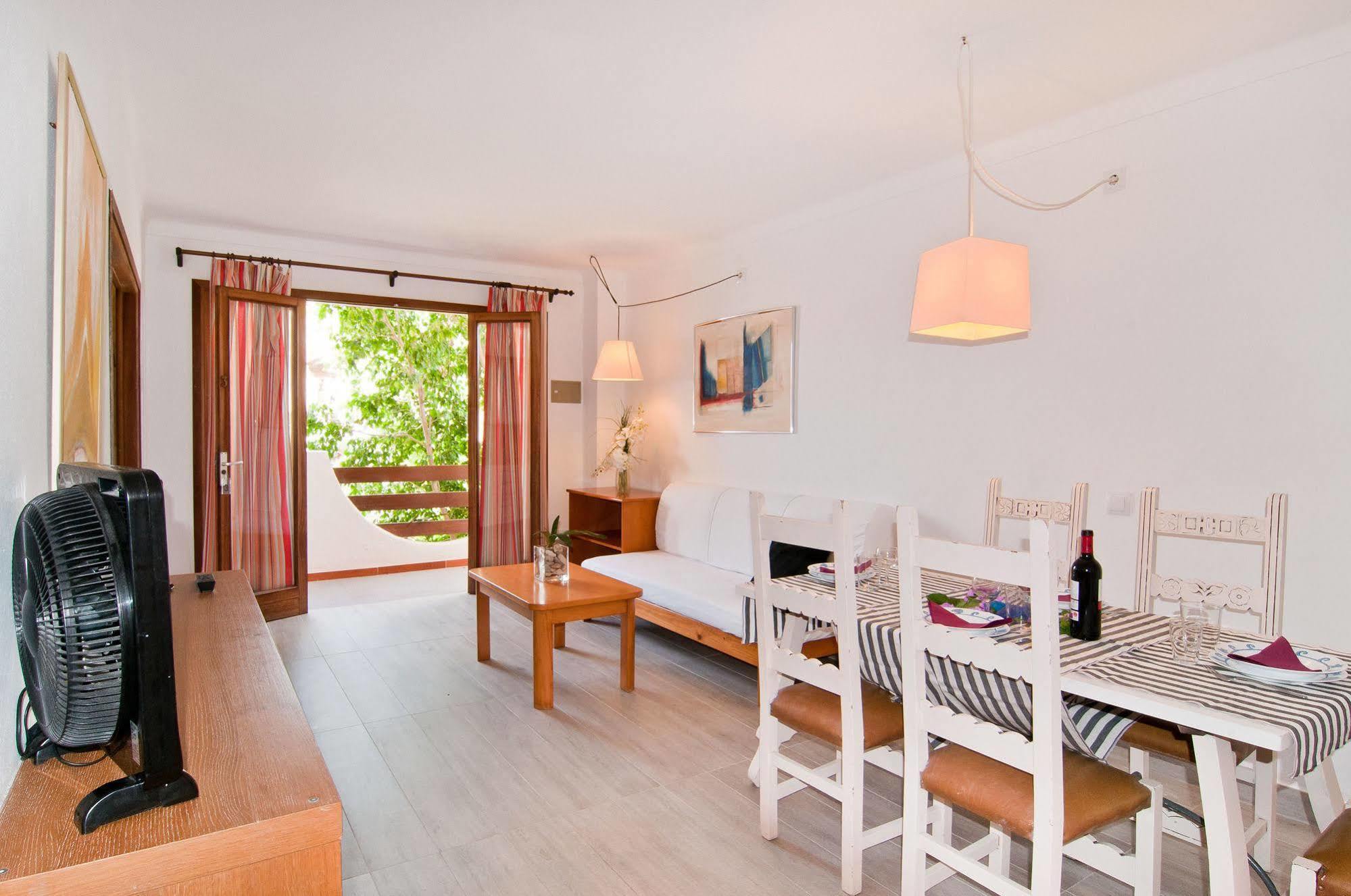 Apartamentos Estanques Colonia de Sant Jordi Eksteriør billede