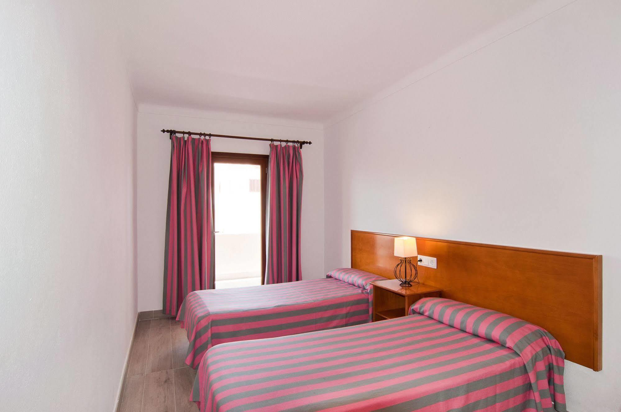 Apartamentos Estanques Colonia de Sant Jordi Eksteriør billede